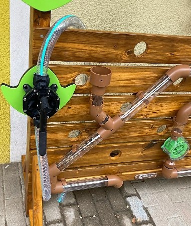 Wasserwand 03 Kita Flughoernchen