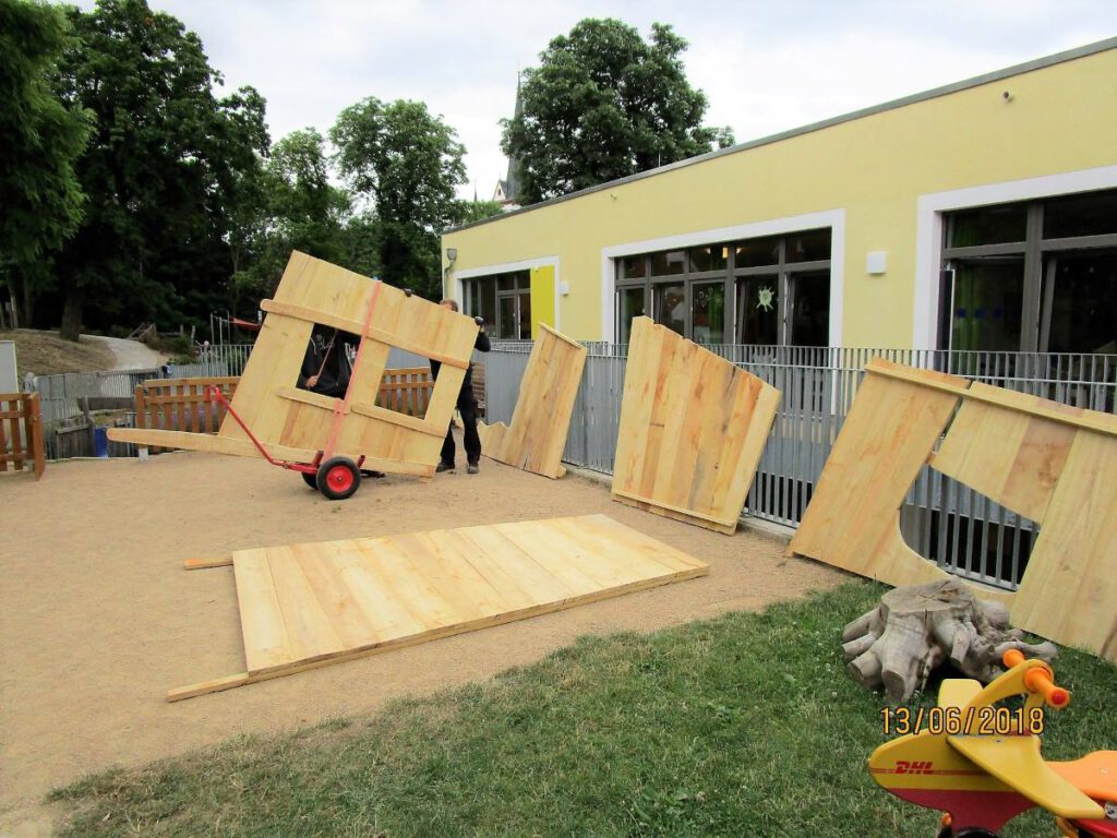 spielhaus krippe 01