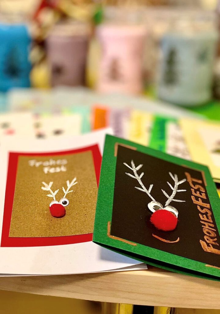 Wer noch keine Weihnachtskarten hatte, konnte beim KiTa Weihnachtsbasar der Flughörnchen gleich zugreifen